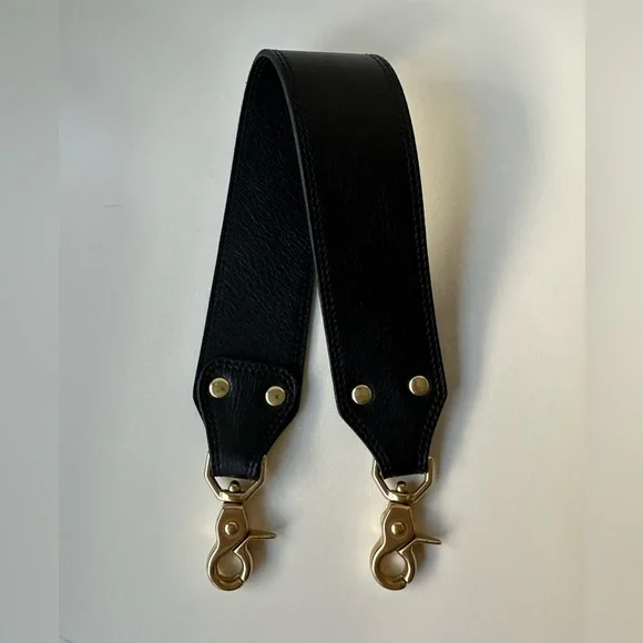 Clare V. Moyen Messenger - Picture 6 of 10